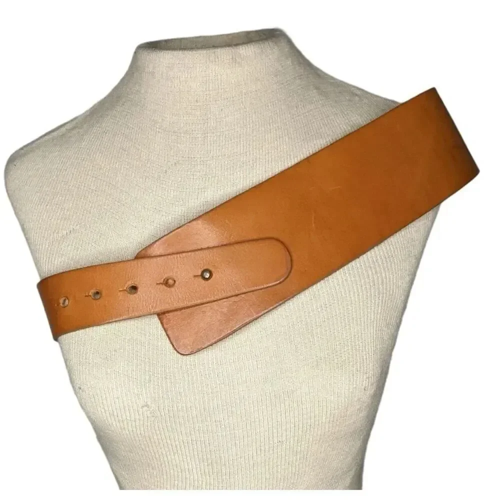 ✨OUTBACK RED Womens Caramel Color Leather Sz Large Belt✨